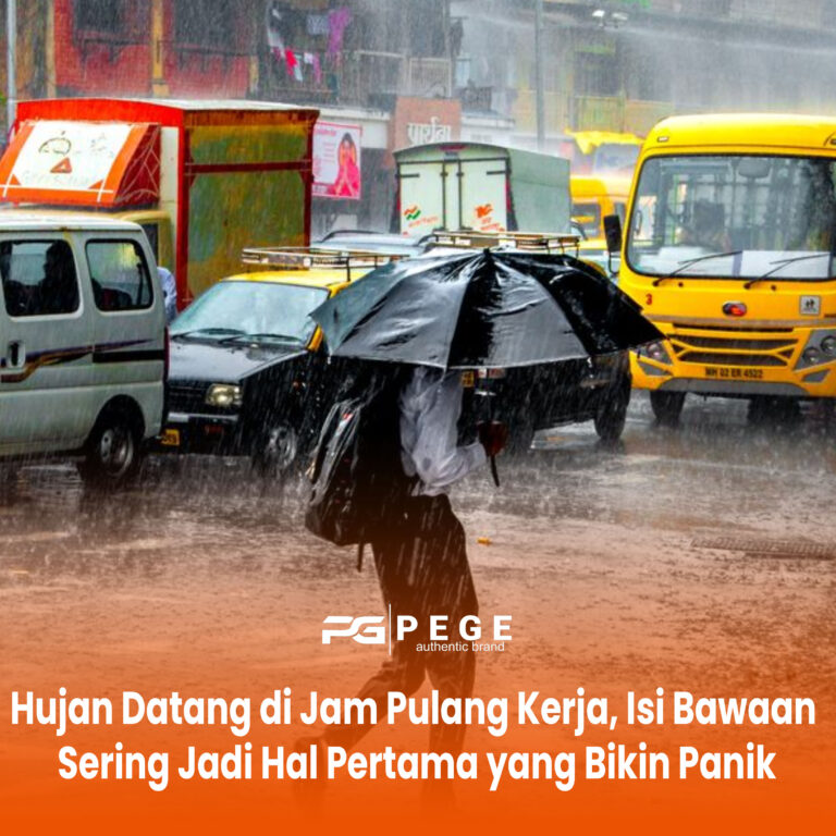 Hujan Datang di Jam Pulang Kerja, Isi Bawaan Sering Jadi Hal Pertama yang Bikin Panik